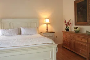 3 Bedroom Prime Location Siesta Beach apartment - Image 4