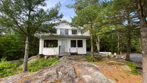 Oasis in 10-acre Privacy - Image 2