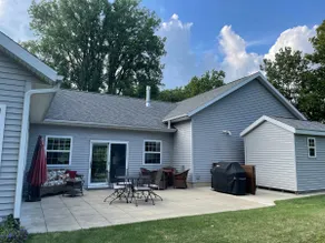 Winona Lake|Cozy 3 Bedroom Lake Front Home - Image 3