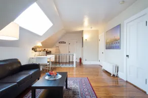 Sunny top flr modern 2-bed laundry EV charge & T - Image 4