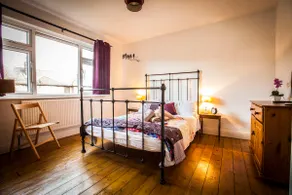 Stunning Central Richmond with garden - Image 3