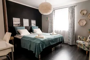Cozy 2 bedroom apartment with bedding and bath towels - Image 2