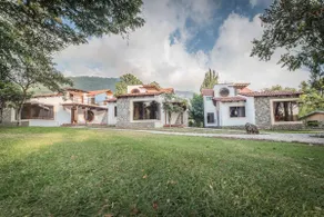 Villa 1 - Lake Charm - Image 2