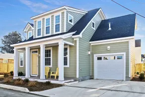 Ocean Breeze | 3 Blocks to Beach + 2 Living Areas - Image 3