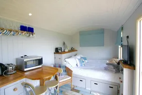 Shepherd's Hut Gorran Haven Panoramic Ocean Views - Image 4