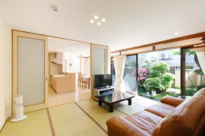 Serene Garden House, Walk to Castle - Image 2