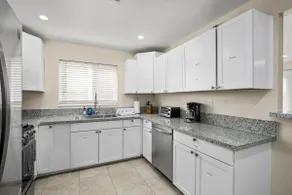 Upgraded 3B/2Bth Great Access to All You Need - Image 5