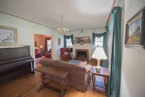 1930s Beautiful Gainesville Home, Great Location! - Image 3