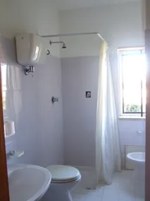 cool and quiet two-room apartment - Image 2