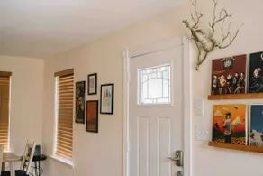 Cozy, newly renovated Eado home - Image 2