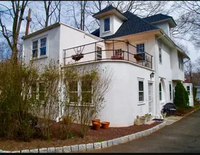 White House First-Floor Condo w/Parking - Image 2