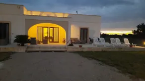 Villa with spacious and comfortable rooms - Image 3