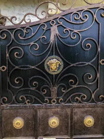 Luxurious Country Home - Image 2