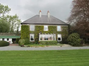 Carley's Bridge House - Image 2