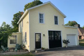 Charming Carriage House | Walk to Broadway & Track - Image 2
