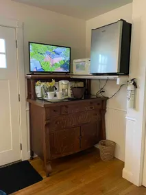 Mid-Island Suite for Ultimate Convenience - Image 5