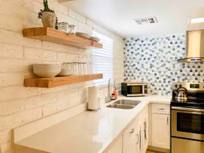 Amazing Location | Arcadia Condo w/ Pool - Image 2