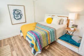 Vibrant Vacay - Studio Loft for 4 with Deck, Wifi, Hot Tub & Pools - Image 4