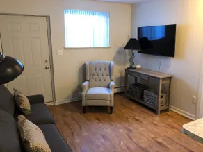 Private One Bedroom Suite - Image 2
