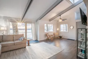 Riverside Beach House - Image 4