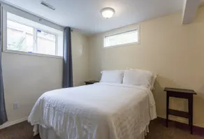 Sunny, spacious full suite close to downtown! - Image 5