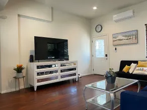 Long Beach Getaway -3 Bedroom/2 Bathroom - Image 4