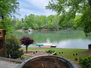 5 bdrm Lakefront home, w/kayaks, great fishing! - Image 2
