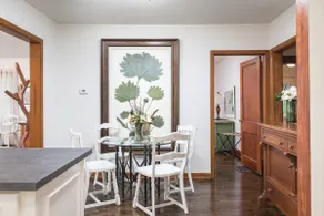Waterfall Garden Cottage Lux Beds 5 Min. 2 DT KCMO - Image 3