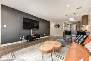 Charming Home, near beautiful park and tennis courts! - Image 2
