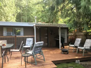 The Perfect Log Cabin for a Vacation at the Lake - Image 4