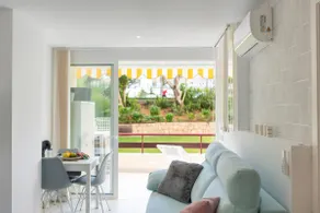 Luxury Pool Apartment near the Beach - Image 5
