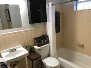 Private One Bedroom Suite - Image 3