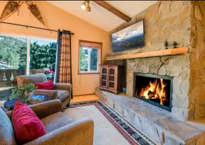 Lake Tahoe *5-Star* Retreat with Hot Tub & Sauna - Image 3