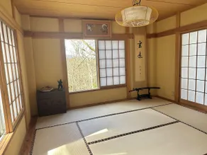 [Inn just off the Izu-Odaira Interchange] BBQ Deck & Extra-Large Theater “Shinobu-no-Ien, a Secluded Retreat in the Forest” - Image 5