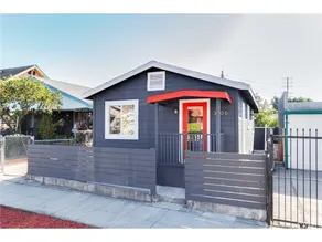 Hip & Stylish Bungalow Near Dodgers Stadium & DTLA - Image 2