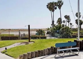 Beach condo steps to the sand - 20min from Malibu - Image 3