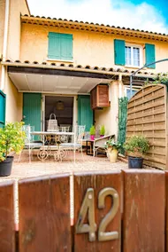 Jolie Maison Provençale 6 pers. jardin parking centre-ville PISCINE  tt à pied - Image 2