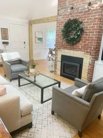 Charming 3 bed/3 bath cottage centrally located - Image 2