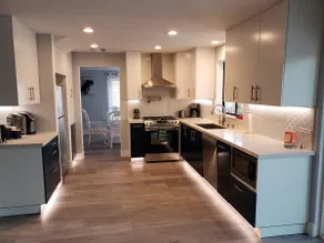 Modern and Spacious Retreat - Image 4