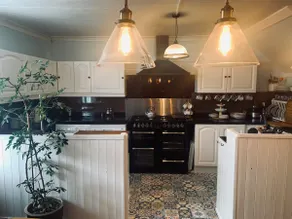 Stunning 18th Century 5 Bed House Old-Town Hastings - Image 3