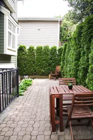 Charming 2 Bedroom Garden Suite with Private Patio - Image 3