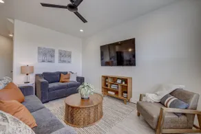 Meticulous * Clean * Upscale Perfect Location - Image 4