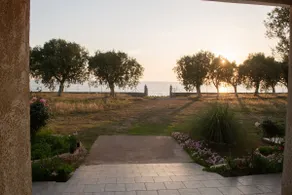 Cottage by the sea - Image 4