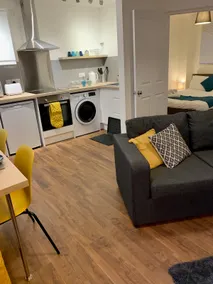 Lower Highview - Self Catering Apartment, fpventures Stroud - Image 2