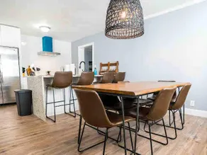 🪴 🔥 Newly renovated 4BR home w/ private backyard🏡 - Image 3