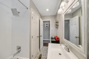 El Paso Oasis: Luxurious 3BR/2BA Retreat - Image 5