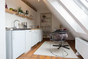 Romantic attic apartment, premium location, old building - Image 4