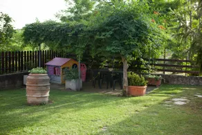 Countryside apartment with garden - Image 4