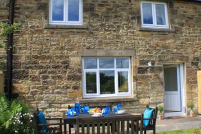Mona's Cottage with enclosed garden and free wifi. - Image 2