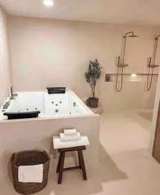L'ESCAPADE, beautiful apartment with spa bath - Image 2